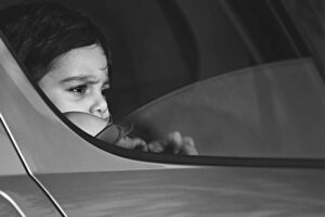 Do kiedy dziecko musi jeździć w foteliku