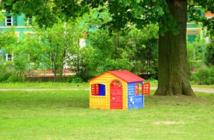 Domek dla dzieci do ogrodu