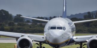 niemowlę w samolocie