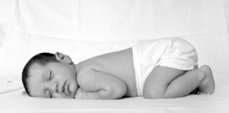 Kupka niemowlaka ze śluzem