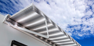 Czym różnią się pergole tarasowe i markizy