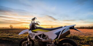 Do czego jest supermoto?