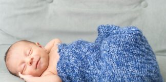 Jak długo przewijać dziecko na przewijaku?