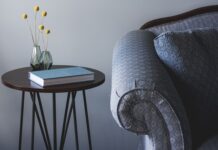 Co robi stolik w mikroskopie?