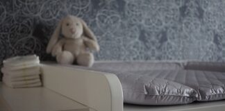 Czym smarować pupę przy przewijaniu?